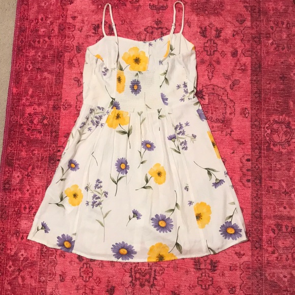White floral print summertime dress - Picture 2 of 5